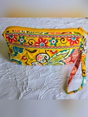 VERA BRADLEY Yellow Floral Quilted Wristlet Clutch